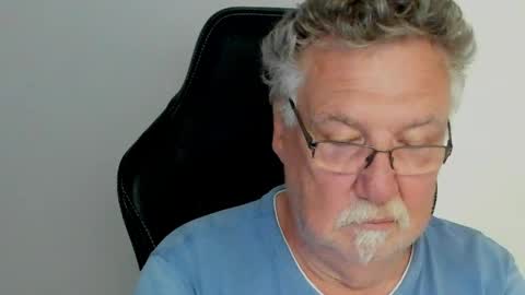 Snapshot of sharlots_pet chatting on 9, 6, 2026 sharlots_pet online show from 9, 6, 2026