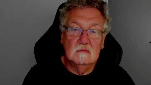 Snapshot of sharlots_pet chatting on 12, 6, 2026 sharlots_pet online show from 12, 6, 2026