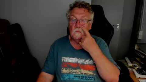 Snapshot of sharlots_pet chatting on 30, 6, 2026 sharlots_pet online show from 30, 6, 2026