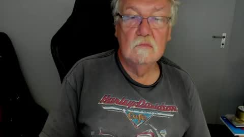 Snapshot of sharlots_pet chatting on 10, 7, 2026 sharlots_pet online show from 10, 7, 2026