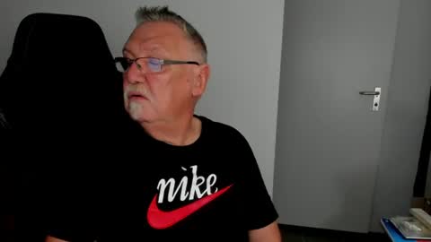 Snapshot of sharlots_pet chatting on 28, 7, 2026 sharlots_pet online show from 28, 7, 2026