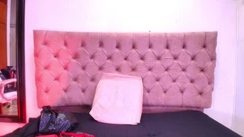 Sharlott online show from 31, 1, 2025