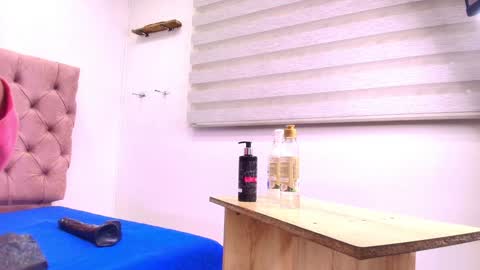 Sharlott online show from 1, 2, 2025