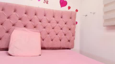 Sharlott online show from 8, 3, 2025