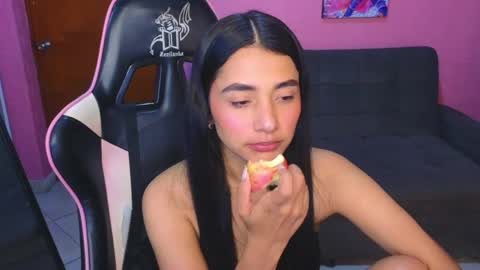 Snapshot of sharlott_pamela chatting on 22, 4, 2026 Pamela online show from 22, 4, 2026