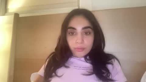 Snapshot of sharnn_b chatting on 18, 11, 2025 sharnn_b online show from 18, 11, 2025