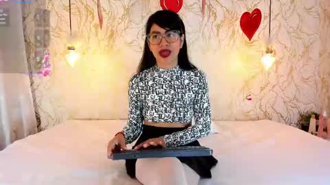 Snapshot of sharon_leather chatting on 18, 5, 2026 sharon_leather online show from 18, 5, 2026