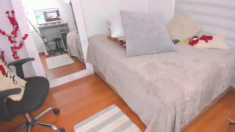 Sharon online show from 8, 3, 2025