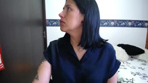 Snapshot of sharoon__cherry_ chatting on 22, 10, 2025 sharon online show from 22, 10, 2025