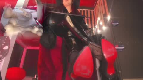 Snapshot of sharoon_gold chatting on 4, 3, 2025 Your mistress Sharon online show from 4, 3, 2025