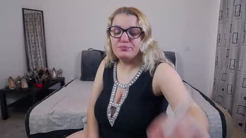 Snapshot of sharronalexa chatting on 12, 3, 2026 sharronalexa online show from 12, 3, 2026