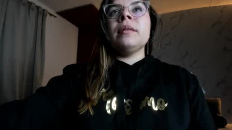 Snapshot of shasha_bloom chatting on 14, 9, 2025 SASHA BLOOM online show from 14, 9, 2025