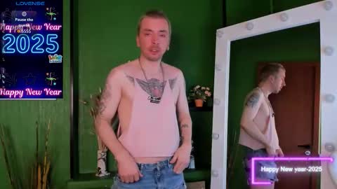 Snapshot of shaun_white chatting on 4, 12, 2025 shaun_white online show from 4, 12, 2025