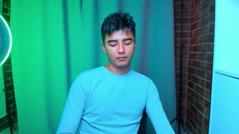 Snapshot of shawn__sanderson chatting on 15, 12, 2025 Shawn online show from 15, 12, 2025