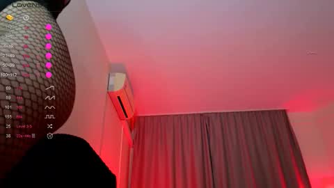 Snapshot of shayloren chatting on 21, 10, 2025 Shay online show from 21, 10, 2025