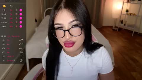 Snapshot of shayloren chatting on 7, 11, 2025 Shay online show from 7, 11, 2025