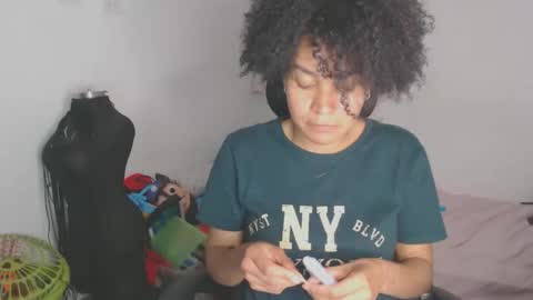 Snapshot of shayna_cute chatting on 5, 12, 2025 Shayna online show from 5, 12, 2025