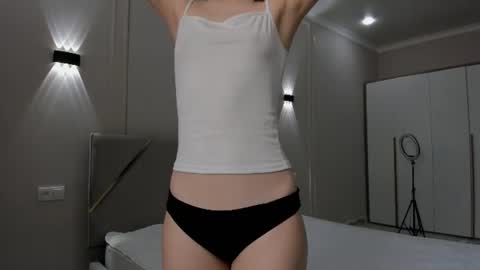 Snapshot of she_angell chatting on 13, 7, 2026 Anny online show from 13, 7, 2026