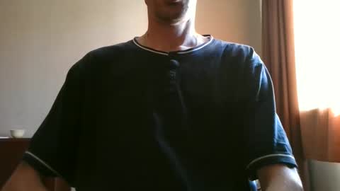 Snapshot of shedevr02 chatting on 18, 10, 2025 Roger online show from 18, 10, 2025