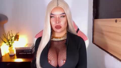 Snapshot of sheenafrost chatting on 7, 3, 2026 sheenafrost online show from 7, 3, 2026