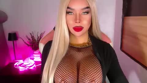 Snapshot of sheenafrost chatting on 11, 4, 2026 sheenafrost online show from 11, 4, 2026