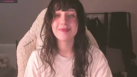 Snapshot of sheeny_shy chatting on 15, 4, 2026 Chiara online show from 15, 4, 2026