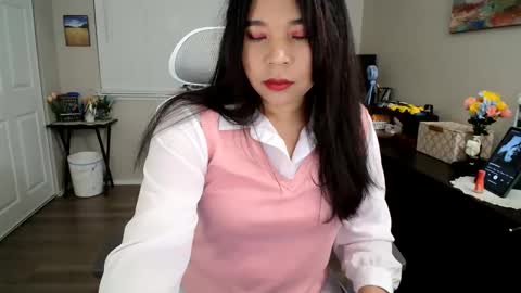 Snapshot of sheilyn_smith chatting on 10, 4, 2026 sheilyn_smith online show from 10, 4, 2026