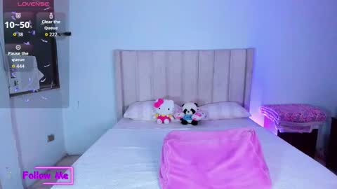 Danna   online show from 11, 11, 2025