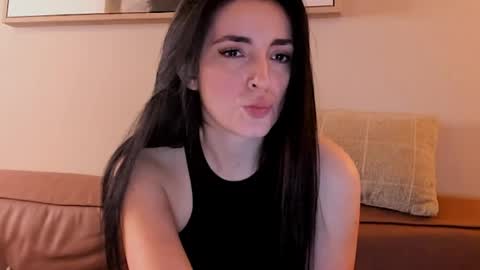 Snapshot of sheisallthat chatting on 25, 3, 2026 sheisallthat online show from 25, 3, 2026