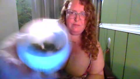 Red online show from 10, 10, 2025