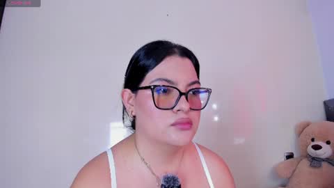 Snapshot of shell_1 chatting on 17, 6, 2026 S H E L L online show from 17, 6, 2026