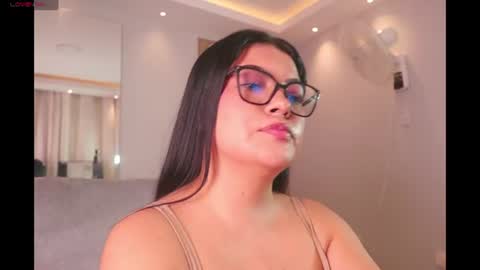 Snapshot of shell_1 chatting on 4, 8, 2026 S H E L L online show from 4, 8, 2026