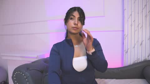  Transmission schedule Monday - Friday 715 am to 200 pm time Colombia  online show from 17, 1, 2025