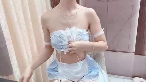 Snapshot of shellysan chatting on 6, 11, 2025 Shelly online show from 6, 11, 2025