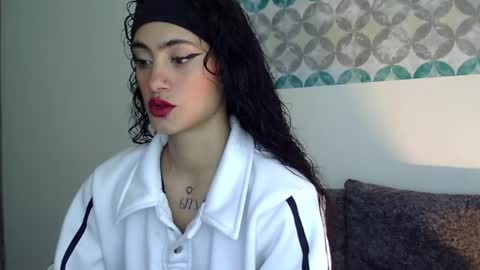 Snapshot of shelsy_d chatting on 15, 4, 2026 S H E L S Y online show from 15, 4, 2026