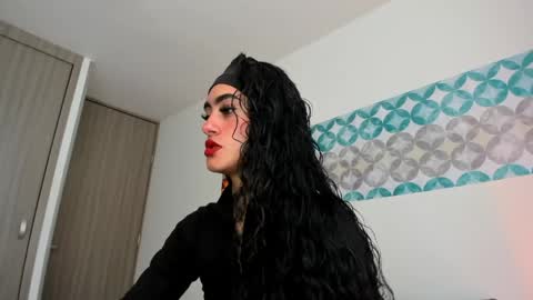 Snapshot of shelsy_d chatting on 28, 4, 2026 S H E L S Y online show from 28, 4, 2026