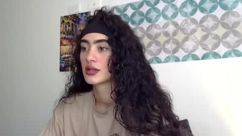 Snapshot of shelsy_d chatting on 25, 5, 2026 S H E L S Y online show from 25, 5, 2026