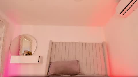 shelynna_azzul online show from 3, 6, 2026