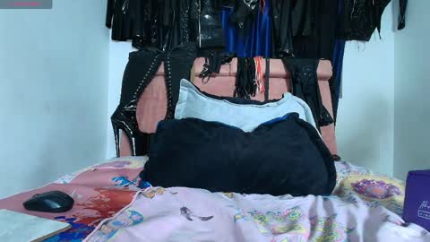 Snapshot of shengyi_blue chatting on 7, 4, 2026 anyela7773 online show from 7, 4, 2026