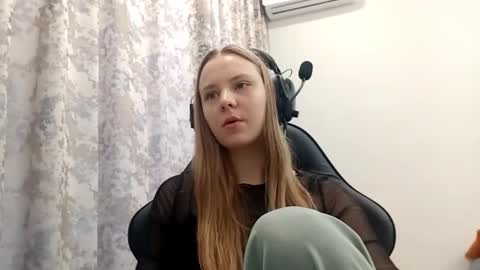 Lisa online show from 23, 12, 2025