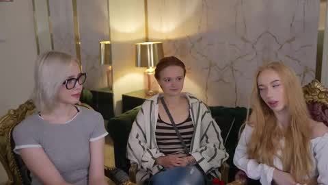 Snapshot of sheryl_elegance chatting on 18, 10, 2025 Sheryl online show from 18, 10, 2025