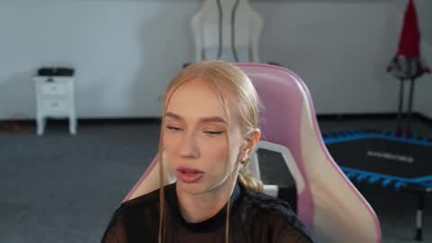 Snapshot of sheryl_elegance chatting on 23, 10, 2025 Sheryl online show from 23, 10, 2025