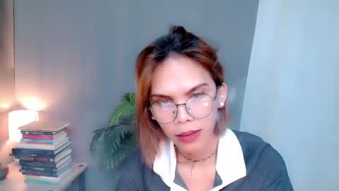 Snapshot of shes_notme chatting on 16, 1, 2026 Lana But you can spell it backwards online show from 16, 1, 2026