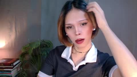 Snapshot of shes_notme chatting on 6, 4, 2026 Lana But you can spell it backwards online show from 6, 4, 2026