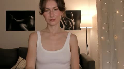 shesleepsnaked online show from 18, 4, 2026