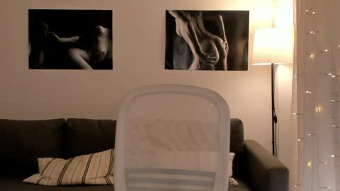 shesleepsnaked online show from 16, 7, 2026