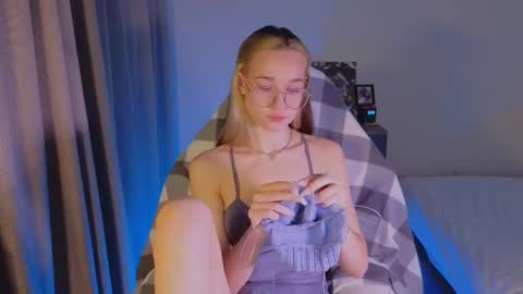 Snapshot of shey1i chatting on 19, 12, 2025 Sheyli online show from 19, 12, 2025