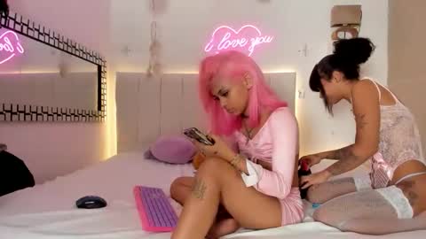 Snapshot of sheyla_vegas chatting on 21, 12, 2025 sheyla_vegas online show from 21, 12, 2025