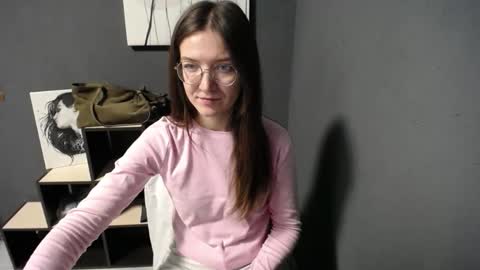 Snapshot of shining_pearl chatting on 7, 4, 2026 Jesica online show from 7, 4, 2026