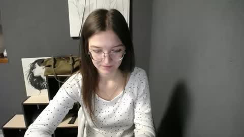 Snapshot of shining_pearl chatting on 8, 4, 2026 Jesica online show from 8, 4, 2026